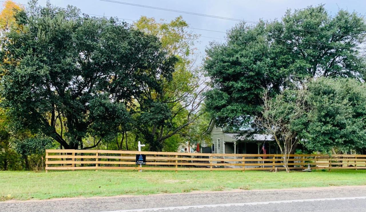 Circa 1900 - Historic - Romantic - Private - Pond - Fenced Yard - The Cottage At Chappell Hill エクステリア 写真